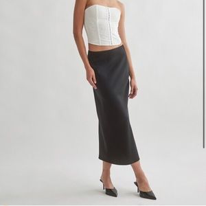 MINDYOURSTYLE black midi skirt